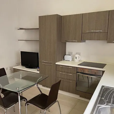 דירה Central 2 סליאמה